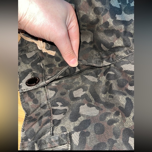 Democracy "Ab" Technology Leopard Print Skinny Fit Pants - Picture 6 of 8